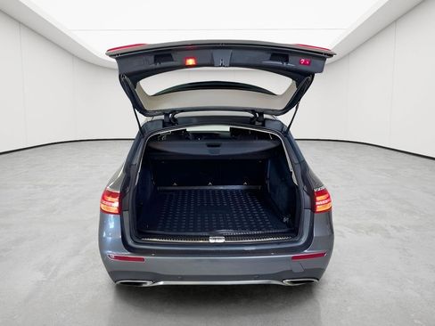 Used 2017 Mercedes-Benz E 400 4MATIC Wagon image 34