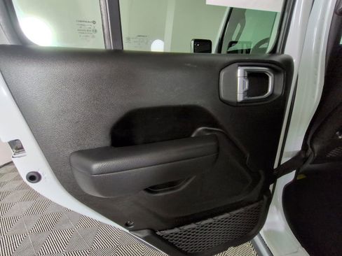 Certified 2024 Jeep Wrangler Unlimited Rubicon 4xe AWD/4WD image 31