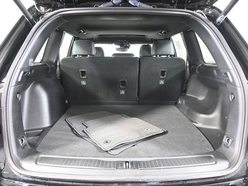 Used 2023 Jeep Grand Cherokee Altitude AWD/4WD image 16