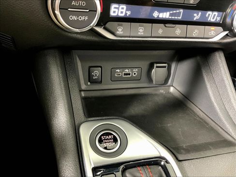 Certified 2025 Nissan Sentra SR w/ Midnight Edition FWD image 16
