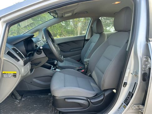 Used 2018 Kia Forte LX FWD image 7