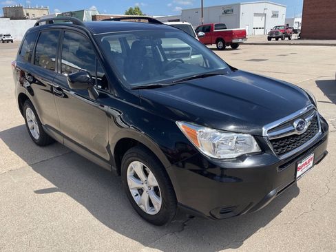Used 2015 Subaru Forester 2.5i Premium w/ All-Weather Package AWD/4WD image 8