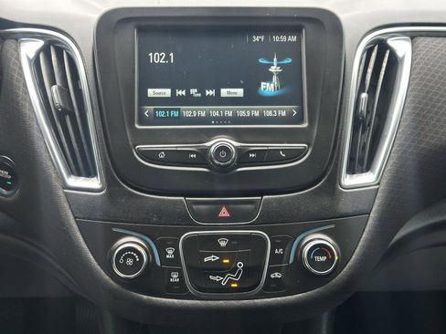 Used 2018 Chevrolet Malibu LT image 18