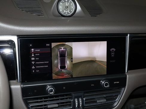 Used 2024 Porsche Macan AWD/4WD image 20