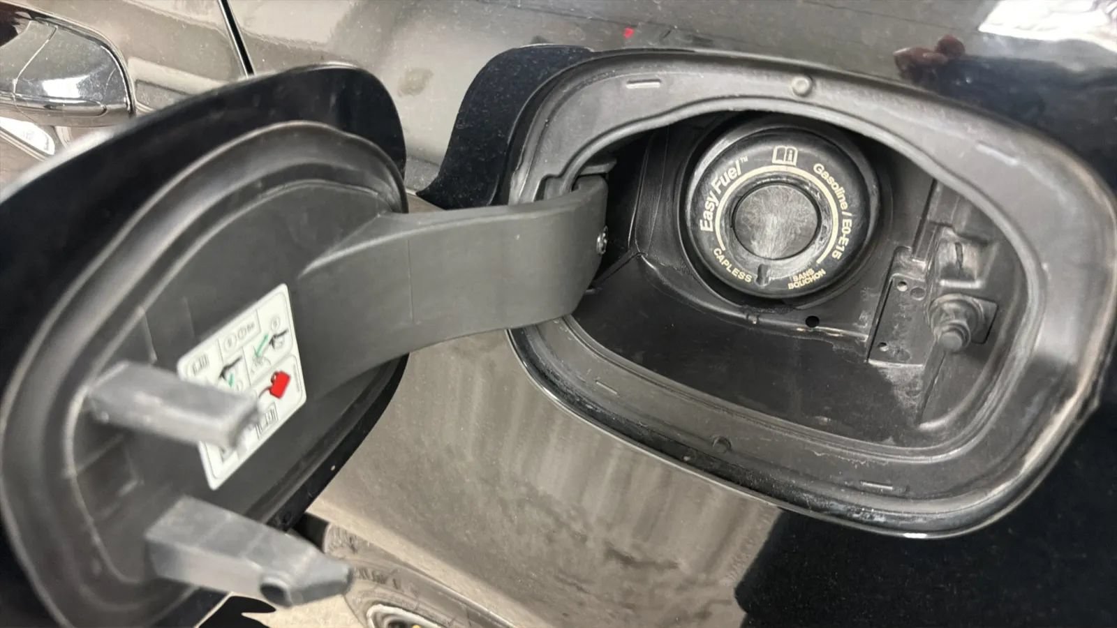Used 2018 Ford Fusion SE w/ Equipment Group 201A FWD image 29