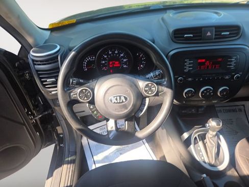 Used 2016 Kia Soul FWD image 10