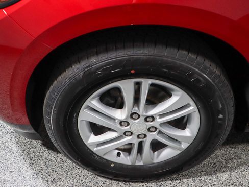 Used 2019 Buick Enclave Essence image 11