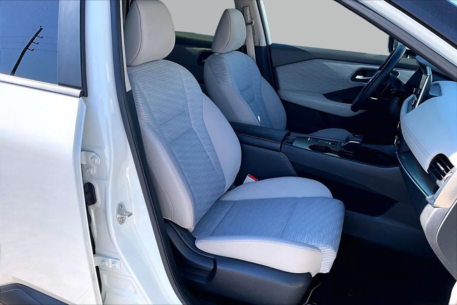 Certified 2023 Nissan Rogue SV FWD image 9