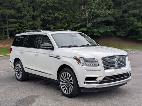 Used 2021 Lincoln Navigator Reserve w/ Luxury Package RWD image 8