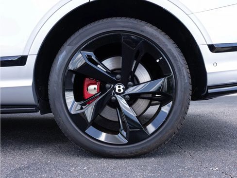 Certified 2024 Bentley Bentayga Extended Wheelbase image 56