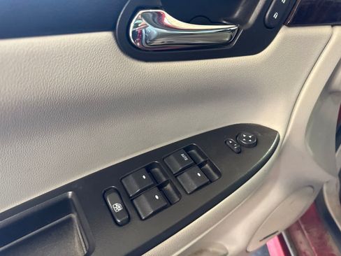 Used 2014 Chevrolet Impala LTZ FWD image 19