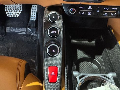 Used 2018 Ferrari GTC4Lusso T image 27