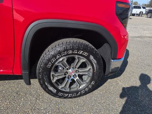 New 2025 GMC Sierra 1500 SLE w/ Preferred Package image 8