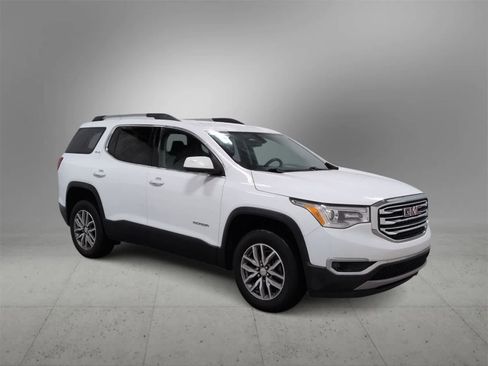 Used 2019 GMC Acadia SLE image 2