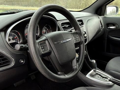 Used 2014 Chrysler 200 LX image 15