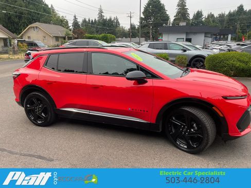 Used 2025 Chevrolet Equinox EV RS FWD image 14