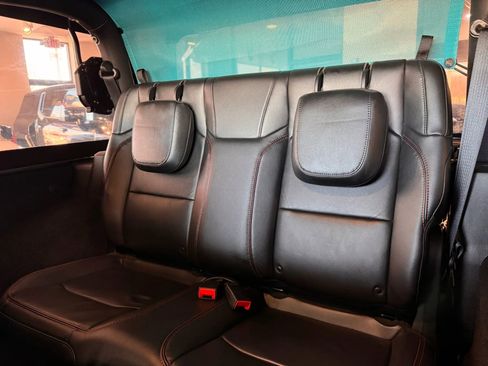 Used 2018 Jeep Wrangler Rubicon image 19