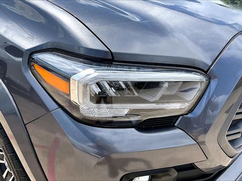 Used 2021 Toyota Tacoma TRD Sport w/ Technology Package AWD/4WD image 27