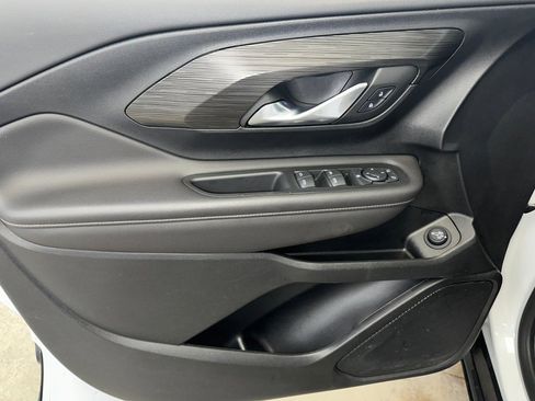 Certified 2022 GMC Terrain SLE w/ Driver Convenience Package image 8