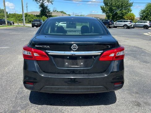 Used 2017 Nissan Sentra S image 6