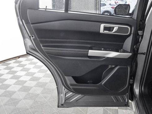Used 2023 Ford Explorer XLT w/ Equipment Group 202A AWD/4WD image 37