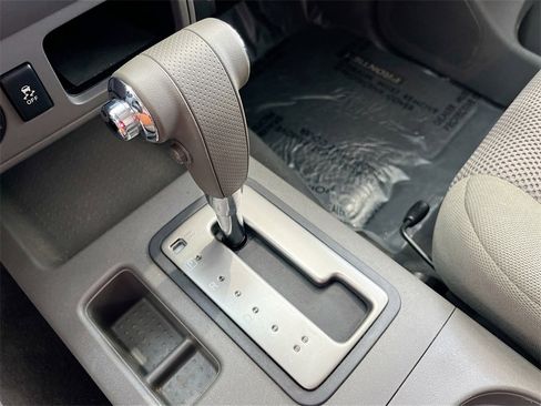 Used 2019 Nissan Frontier SV image 16