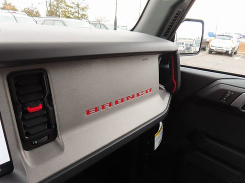 New 2025 Ford Bronco Big Bend w/ Black Diamond Package image 12