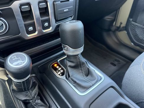 Used 2025 Jeep Wrangler Sport AWD/4WD image 19