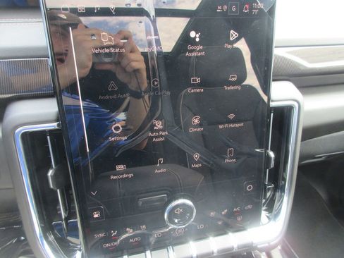 New 2026 GMC Yukon XL Elevation w/ Elevation Premium Package AWD/4WD image 19