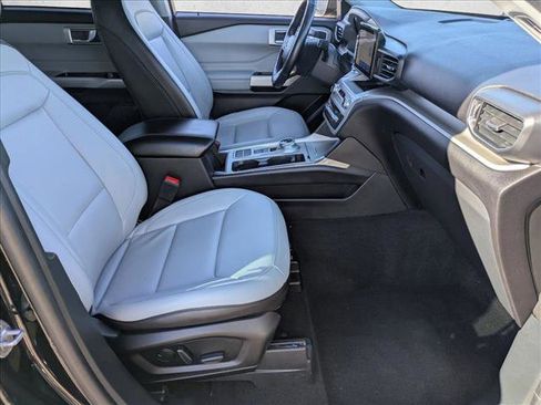 Used 2021 Ford Explorer XLT w/ Equipment Group 202A image 20