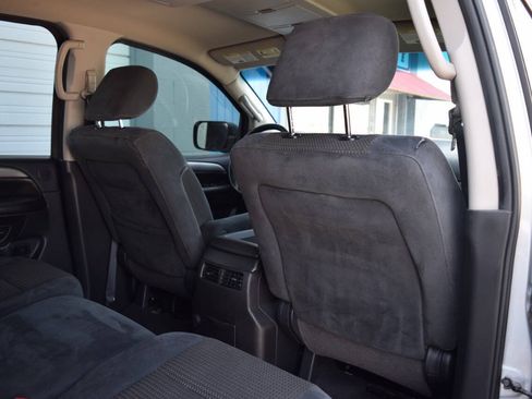 Used 2014 Nissan Armada SV AWD/4WD image 35