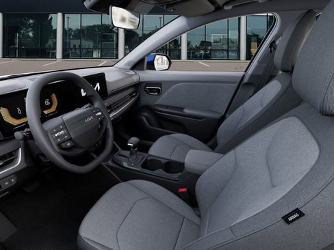 Used 2025 Kia K4 LXS image 19