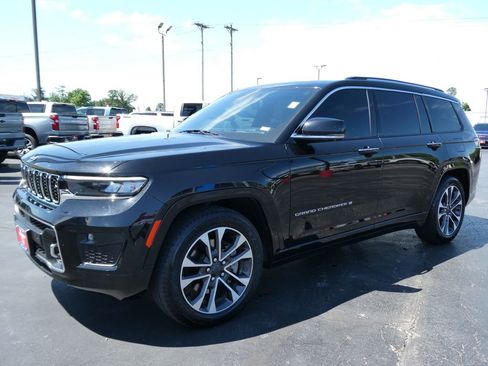 Used 2022 Jeep Grand Cherokee L Overland w/ Advanced Protech Group III AWD/4WD image 8