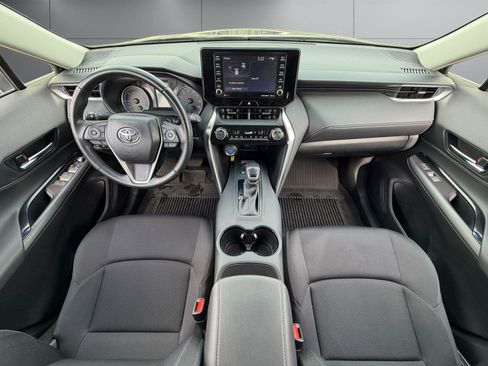 Used 2021 Toyota Venza LE image 11