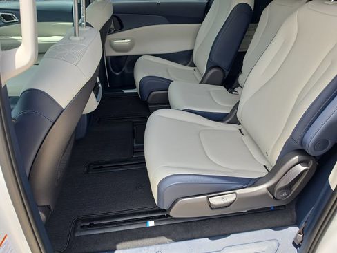 New 2026 Kia Carnival SX FWD image 17