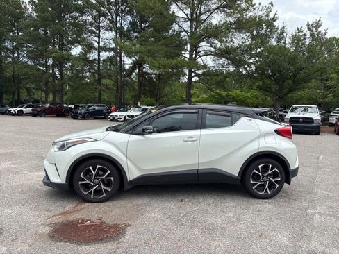 Used 2019 Toyota C-HR Limited FWD image 2