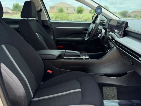 Used 2025 Hyundai Sonata SEL FWD image 31