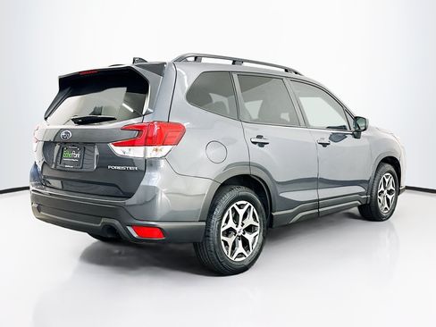 Used 2024 Subaru Forester Premium AWD/4WD image 9