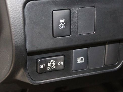 Used 2022 Toyota Tacoma SR image 16