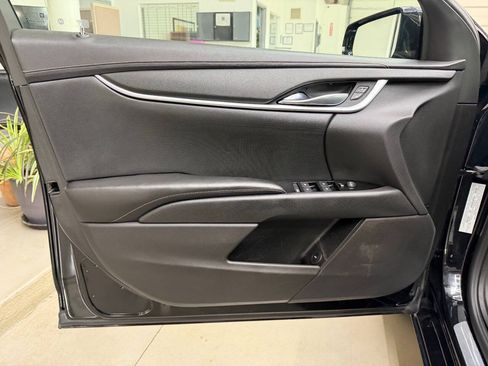 Used 2019 Cadillac XTS FWD image 10