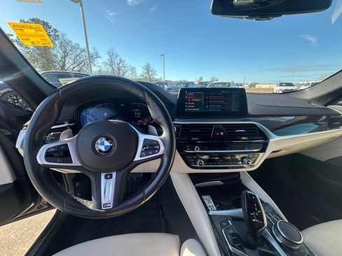 Used 2020 BMW 540i w/ M Sport Package image 11