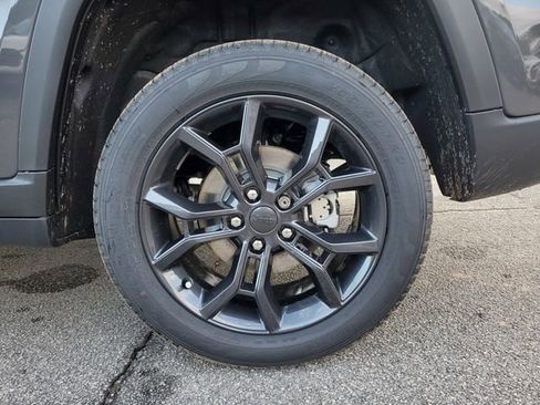 New 2025 Jeep Grand Cherokee Limited image 11