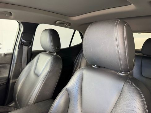 Used 2021 Buick Encore GX Essence w/ Advanced Technology Package image 3