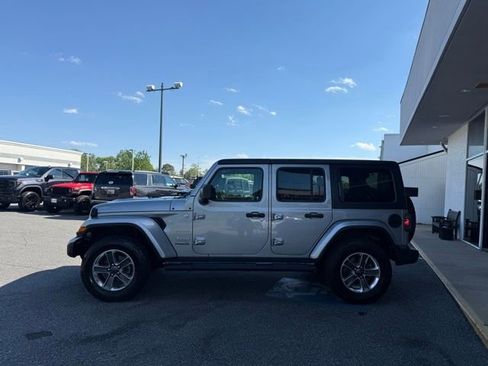 Used 2021 Jeep Wrangler Unlimited Sahara AWD/4WD image 26
