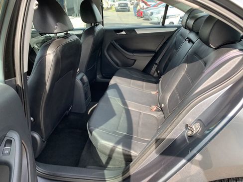 Used 2013 Volkswagen Jetta SE image 10