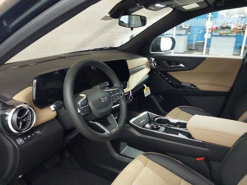 New 2026 Chevrolet Equinox ACTIV image 2