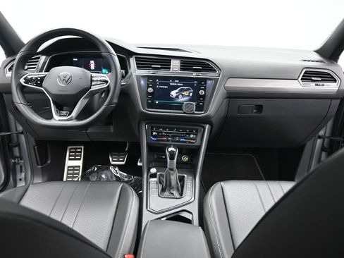 Used 2023 Volkswagen Tiguan SE R-Line image 16