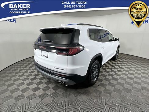 Used 2025 GMC Acadia Elevation image 9