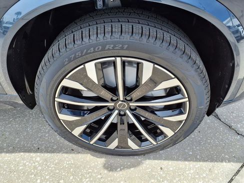 New 2026 Volvo XC90 B6 Plus w/ Protection Package Premier image 9