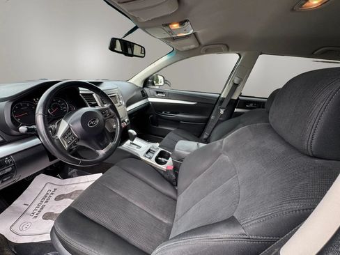 Used 2014 Subaru Outback 2.5i Premium w/ Accessory Value Package (OYZ) AWD/4WD image 11
